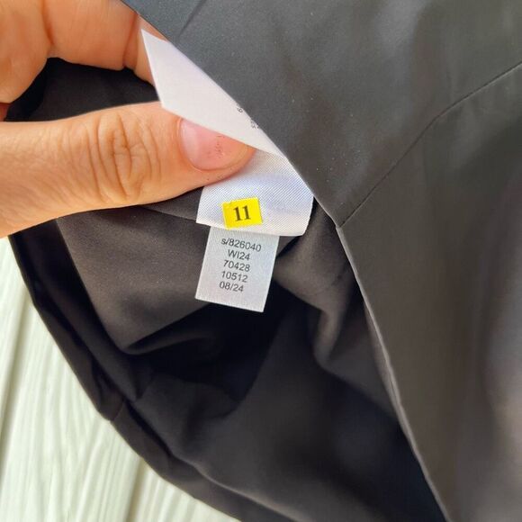 Ann Taylor Black Structured Crop Top, Size 6, NWT - Picture 7 of 10